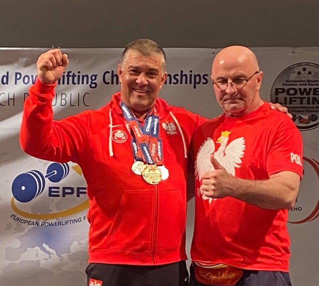 Andrzej Łasak zdobył brązowy medal mistrzostw Europy w trójboju siłowym klasycznym w kat. +120 kg (w tym srebro w przysiadzie i wyciskaniu oraz brąz w martwym ciągu)