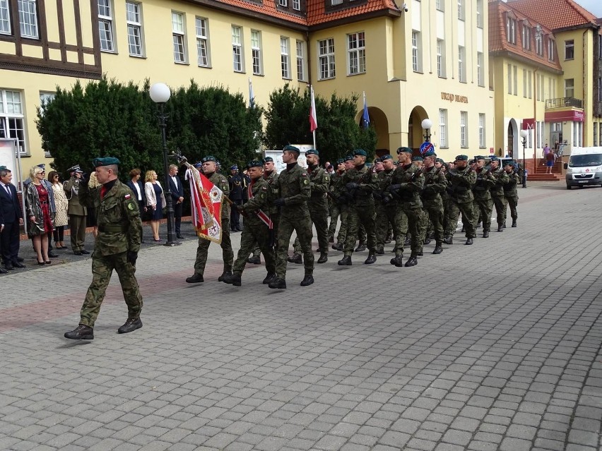 Dziś w Chełmnie, przy Grobie Nieznanego Żołnierza, uczczono...