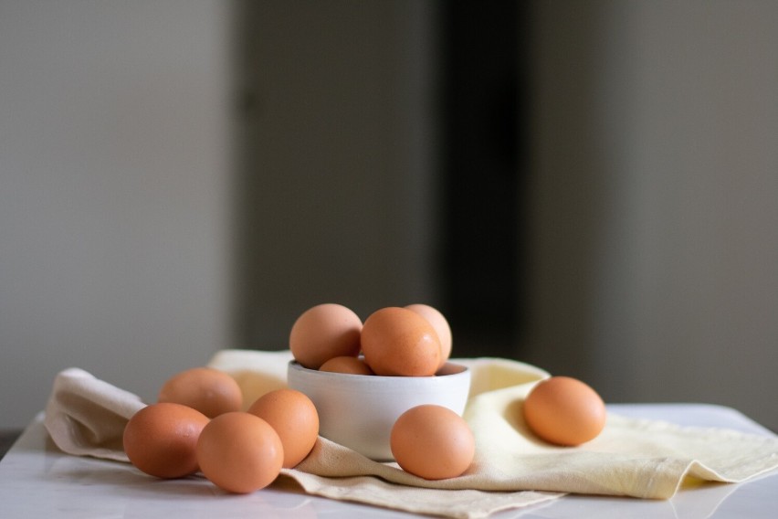 Jajka na twardo są dobrym składnikiem dla osób na diecie....