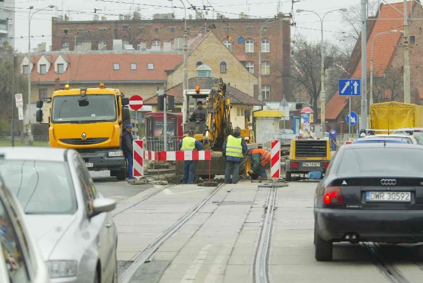 Wrocław: Kończy się remont ul. Pułaskiego (ZDJĘCIA)