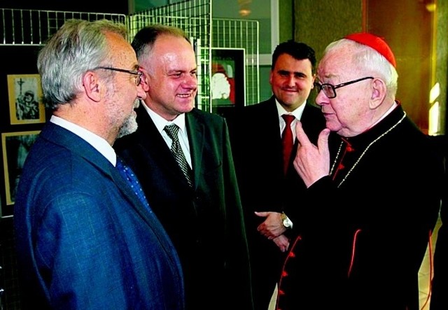 Andrzej Protasiuk (drugi z lewej) znany był dotychczas z organizowania imprez kulturalno-religijnych