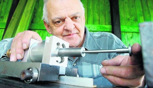 Lucjan Łągiewka eksperymentuje od 45 lat. Odkrył nowe zasady mechaniki i dziś liczą się z nim naukowcy z renomowanych uczelni