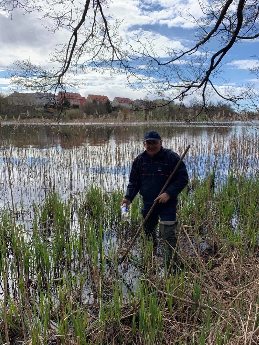 Za przyczyną dwóch kartuskich radnych brzegi Jeziora Klasztornego są czyściejsze 