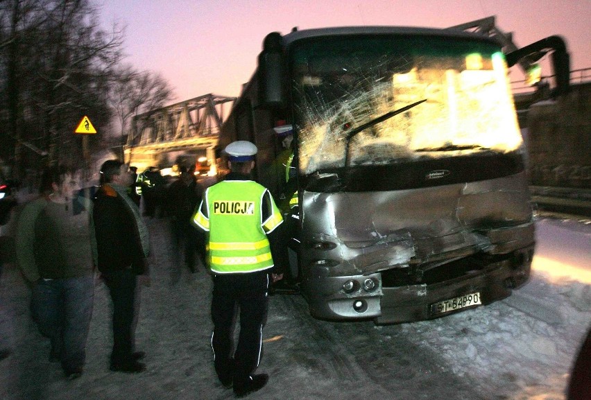 ZDJĘCIA z wypadku autobusów w Bieruniu