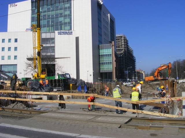 Budowa dróg wokół Poznań City Center.