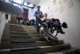 Niepełnosprawni potrzebują więcej miejsca [FILM]