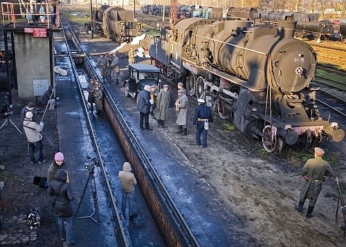 W TVP 1 zobaczymy też film" Zapomniane powstanie"