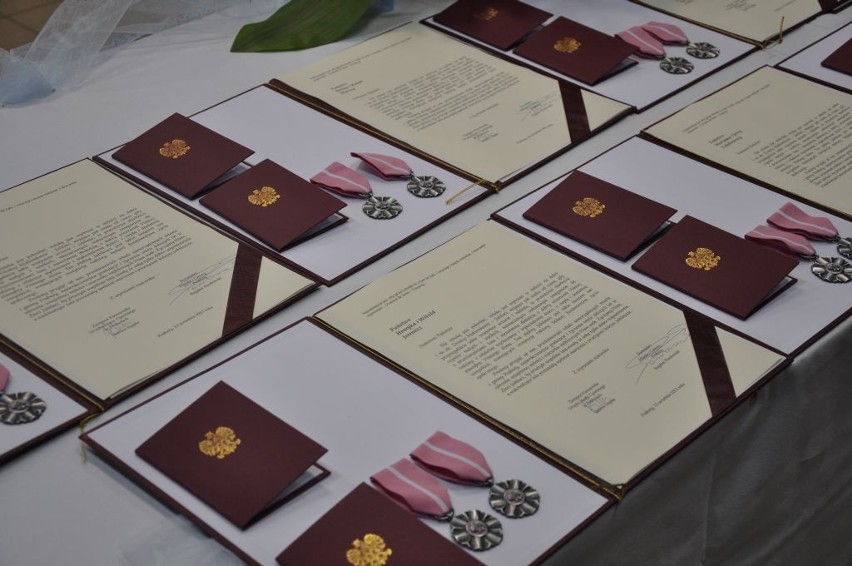 Prabuty: Złoci jubilaci odebrali medale za długoletnie pożycie małżeńskie [ZDJĘCIA]
