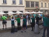 Wrocławscy kibice już rządzą na krakowskim Rynku (ZDJĘCIA)