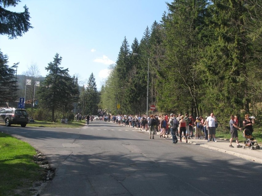 Tatry: tłumy jak w sierpniu [ZDJĘCIA]