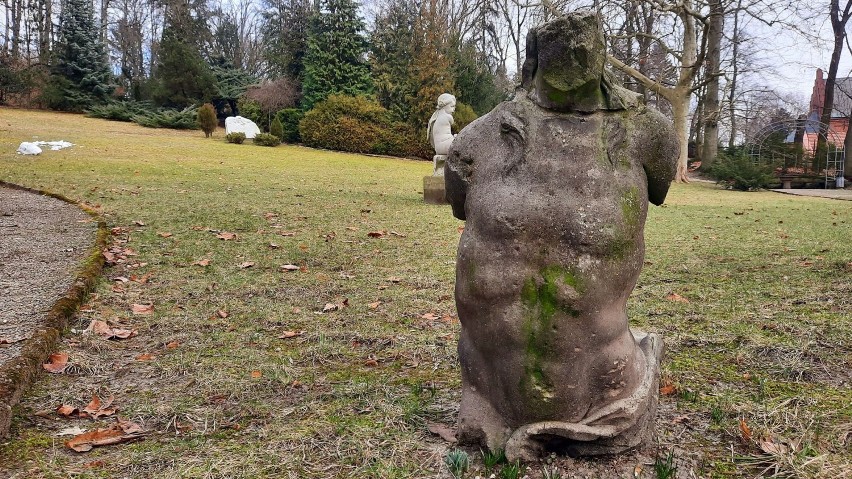 Tajemniczy ogród w Gorzowie znajduje się koło muzeum przy...