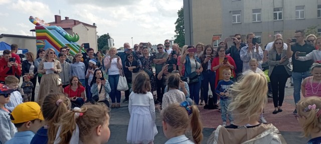 Piknik przy jędrzejowskiego "2" zgromadził tumy. Zabawa była świetna - zobaczcie na kolejnych zdjęciach.