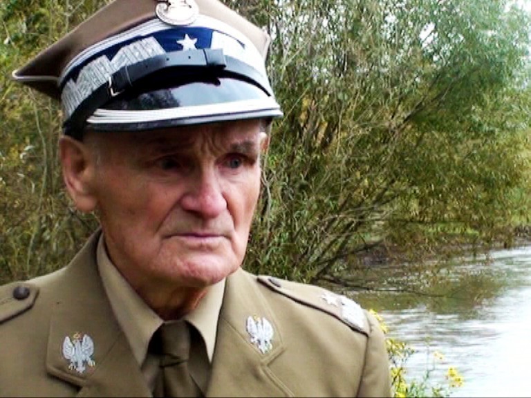 Gen. Arkuszyński ps. &quot;Maj&quot; odznaczony orderem Virtuti Militari i dwukrotnie Krzyżem Walecznych