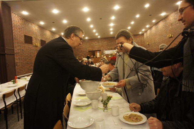 Wielkanocne śniadanie odbyło się też w poznańskiej Caritas na Ratajach