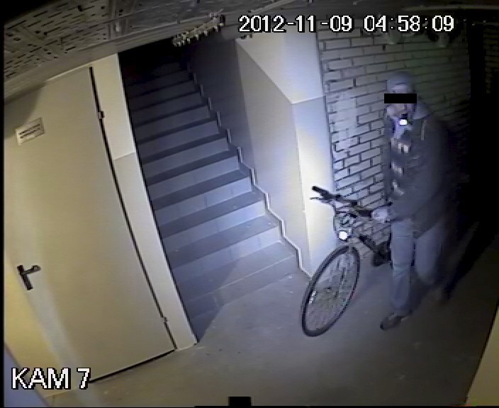 Ukradł rower z bloku przy ul. Pogodnej 36. Nagrał go monitoring