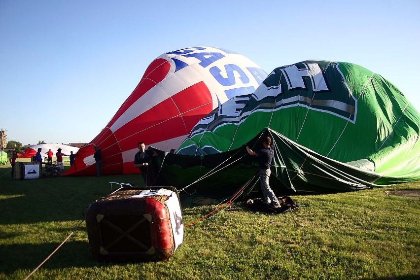 Balony można było oglądać nad Piłą w piątek. Zawody potrwają...