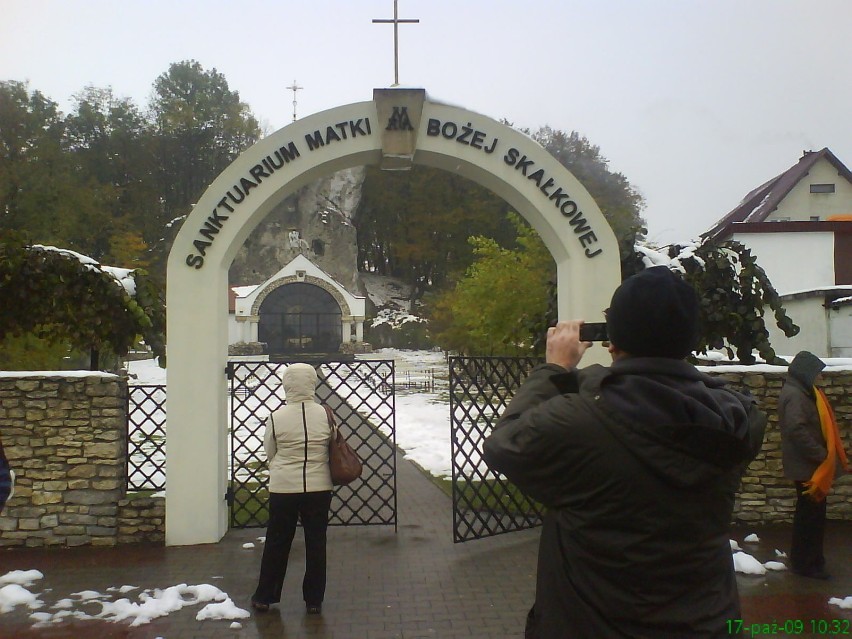 Sanktuarium Matki Bożej Skałkowej w Podzamczu. Pierwsze...