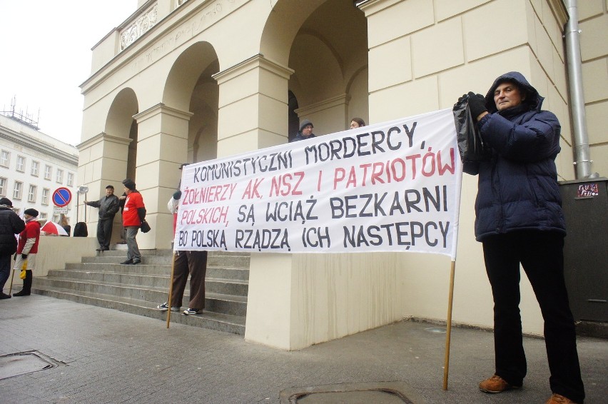 Przed gmachem UAP protestowali przedstawiciele klubu "Gazety...