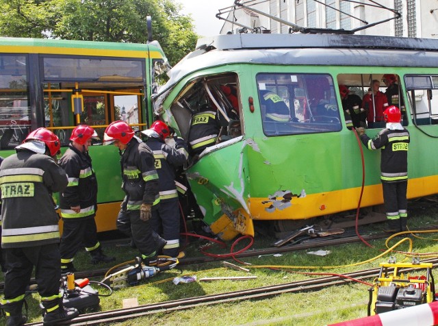 Około 40 osób zostało rannych w zderzeniu tramwajów w Poznaniu na ulicy Małe Garbary. Pięć osób jest w stanie ciężkim