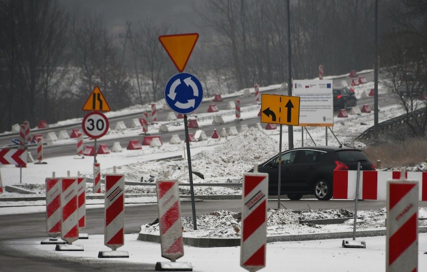 Nowe zasady na ważnym skrzyżowaniu w Kielcach. Zobacz, jak będziemy jeździć ulicą Radomską (WIDEO, ZDJĘCIA)