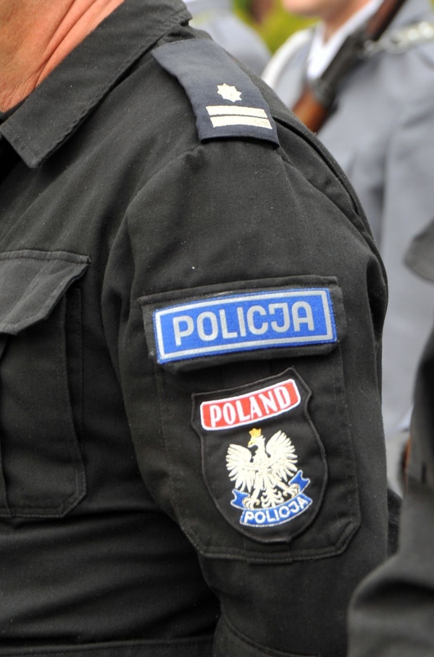 Pożegnanie policjantów w Słupsku: 22 kontyngent wyjedzie na misję do Kosowa [ZDJĘCIA]