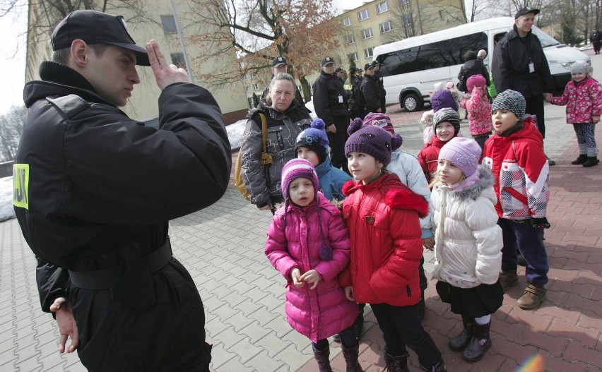 Przedszkolaki odwiedziły Szkołę Policji w Katowicach [ZDJĘCIA]