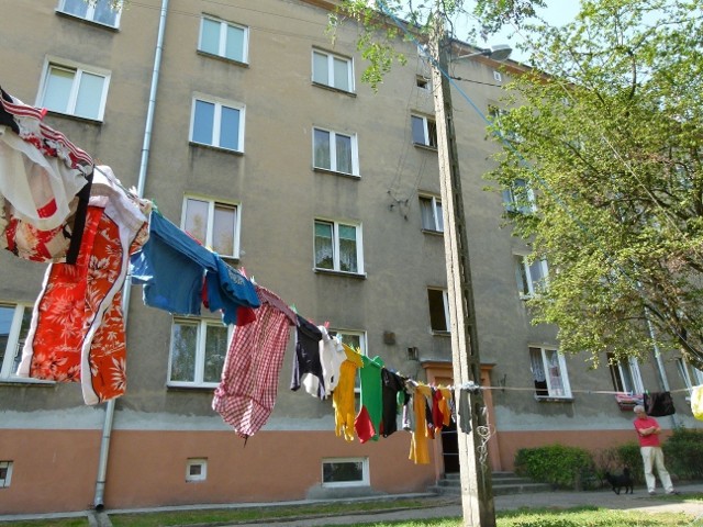 Do zabicia dziecka doszło w bloku przy ul. Akacjowej w Tomaszowie Mazowieckim