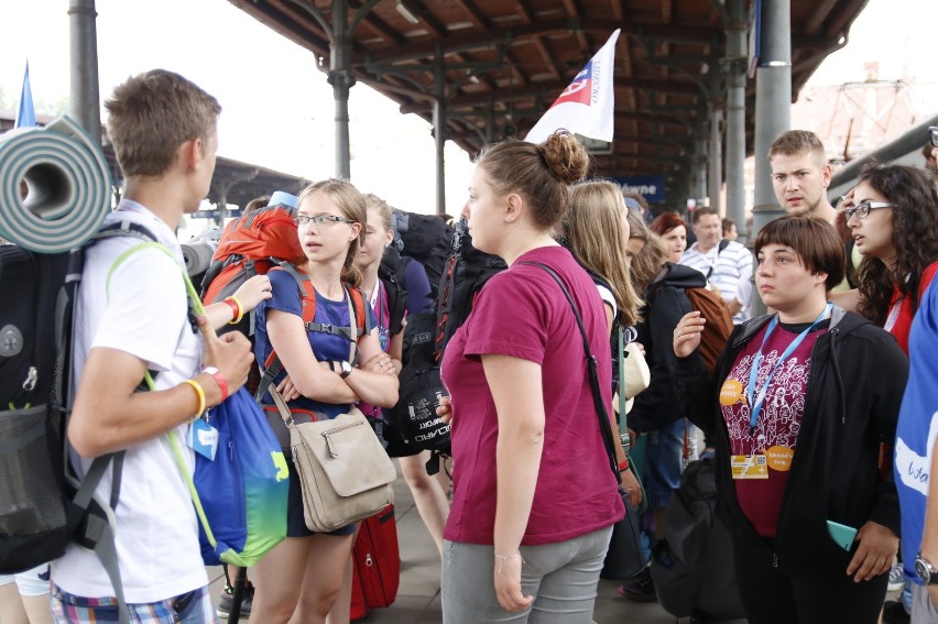Ponad 2 tysiące młodych Opolan pojechało do Krakowa na ŚDM już w poniedziałek.