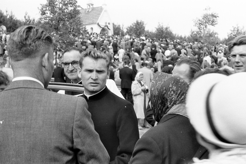 Sieradz, 1962 rok. Uroczystość prymicyjna ks. Borowieckiego.  Wycieczka do Warszawy ZDJĘCIA