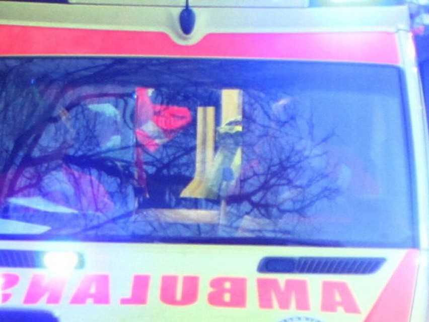 Groźny wypadek w Skarżysku. Kobieta potrącona na pasach zmarła w szpitalu