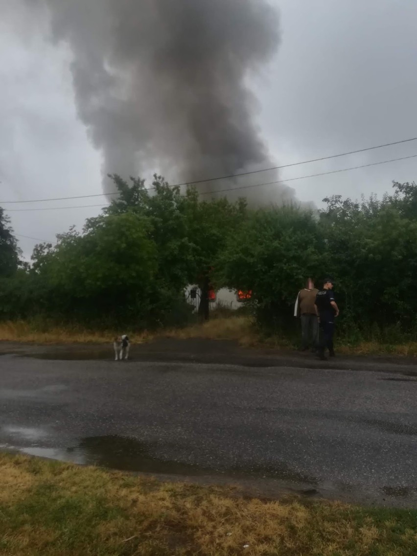 Pożar w miejscowości Skrzynka. Jedna ofiara śmiertelna 