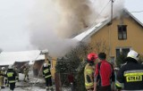 Cztery osoby poszkodowane w pożarze domu pod Mielcem. Poprzedził go wybuch gazu?