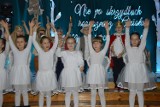 Widownia wypełniona po brzegi na "Białym Koncercie" w szkole w Nowej Wsi Lęborskiej