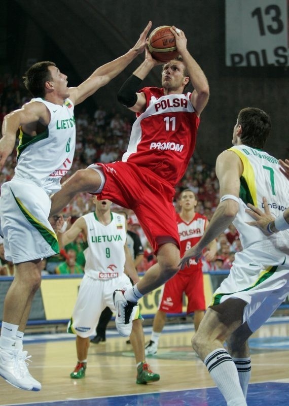 EuroBasket 2009: Polska - Litwa 86:75 (ZDJĘCIA)