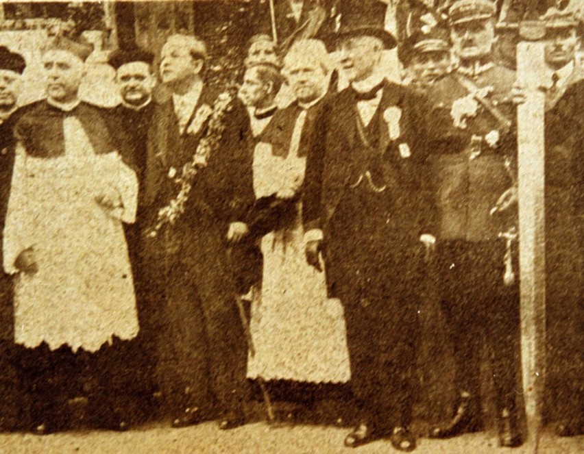 Ojcem autonomii okrzyknięto Korfantego (trzeci od lewej)