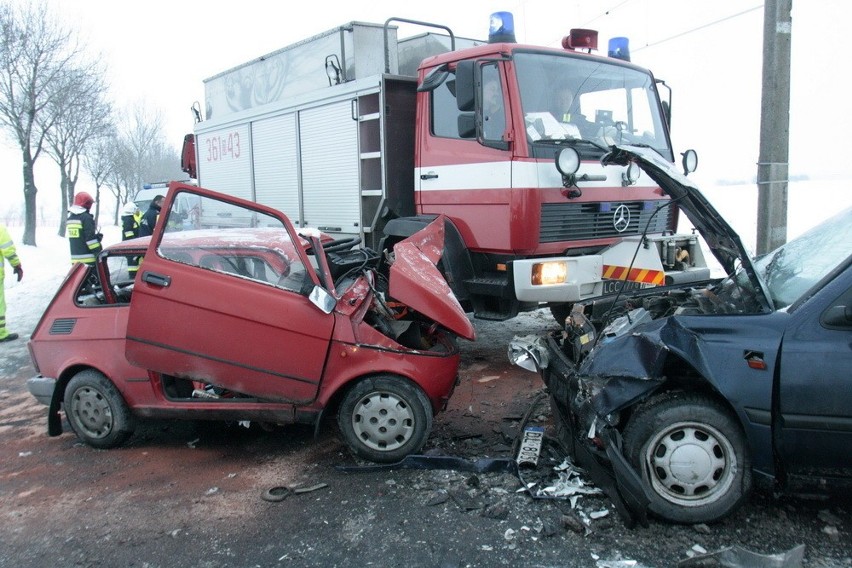 Wypadek na trasie Legnica - Złotoryja. Są ranni (ZDJĘCIA)