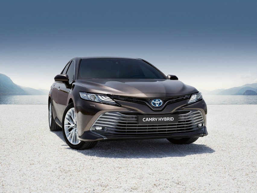 Toyota Camry Hybrid Legenda powraca                       
