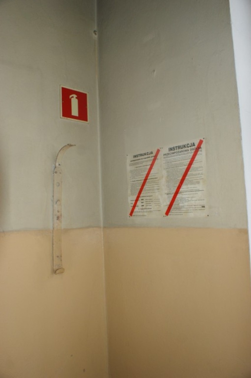 Urząd Miasta III piętro-brak gaśnicy na korytarzu.