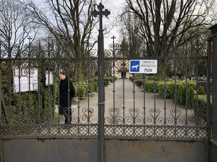 Policja obserwuje cmentarze. Przed Wszystkich Zmarłych zgłoszenia kradzieży na cmentarzach w Lesznie