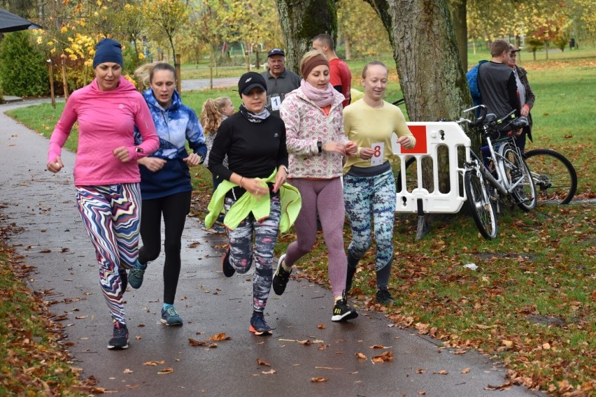 Maraton na raty w Sławnie - 5.11.2022 r. Panie biegły na 1,5...