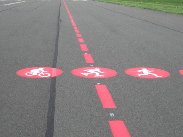 Pas startowy lotniska Tempelhof teraz służy rowerzystom, biegaczom i rolkowcom.