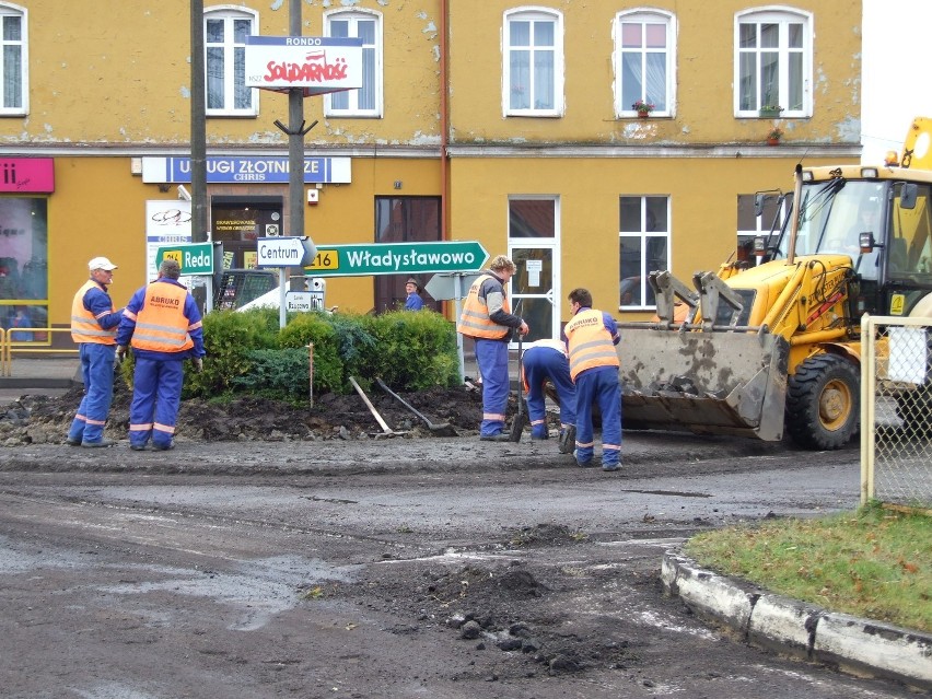 Puck.Do soboty potrwają drogowe utrudnienia w centrum. Zamknięto Rondo Solidarności i dwa przystanki