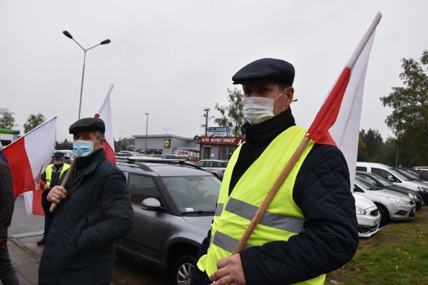 Protest rolników w Pile przeciwko "piątce Kaczyńskiego"