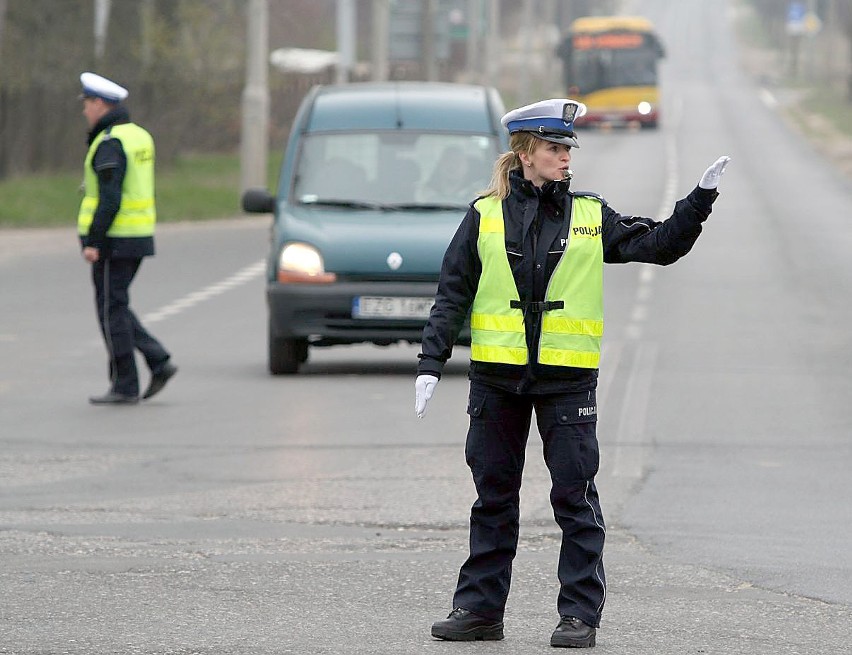 W czwartek przed południem policjanci kierowali ruchem na...