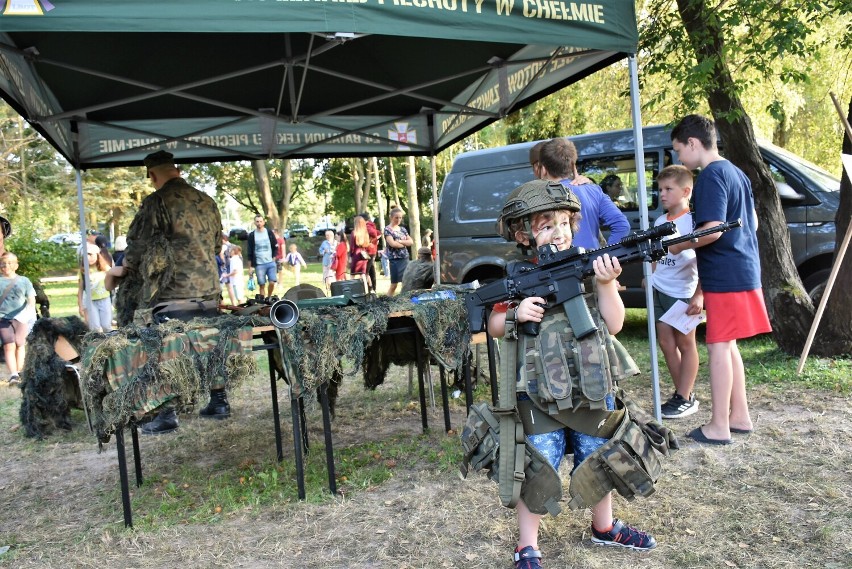 Wojsko opanowało chełmski park. To był niezwykły piknik wojskowy z kinem plenerowym. Zobacz zdjęcia