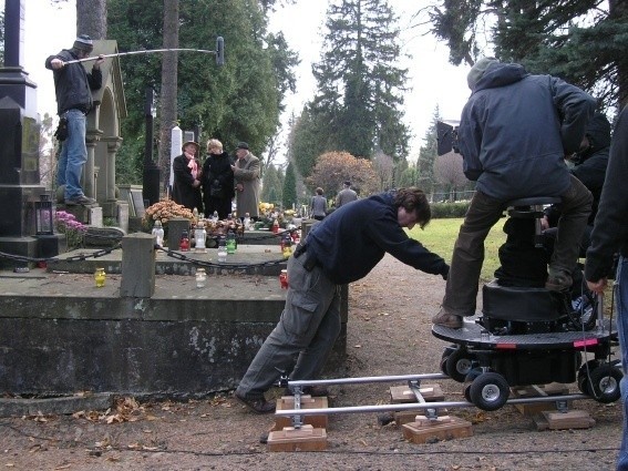 Pierwsze zdjęcia do „Ostatnich amorów...” na cmentarzu...