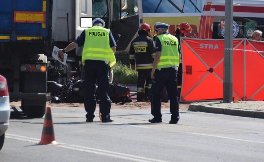 Liczba ofiar śmiertelnych w wypadkach drogowych:

od 23...