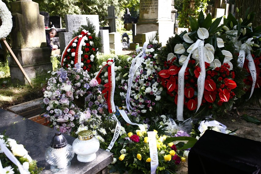 Pogrzeb Maryny Miklaszewskiej. Dziennikarka i pisarka spoczęła na Cmentarzu Powązkowskim w Warszawie