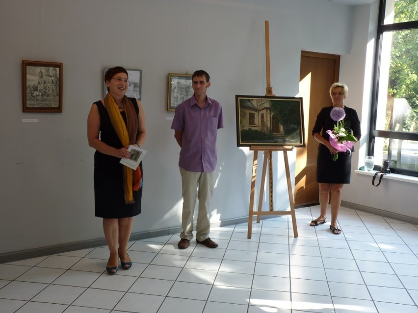 Wystawa rysunków Tomasza Kuźnickiego otwarta w MDK w Radomsku [ZDJĘCIA]