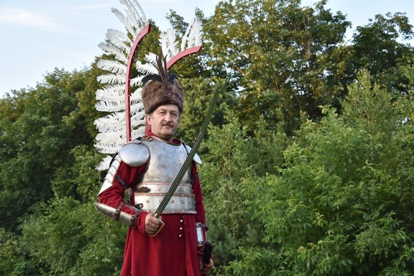 Wiesław Czerwień robi husarskie zbroje, choć to trudne zadanie